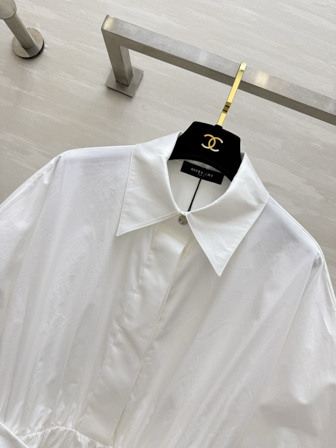 Givench♡²⁶收腰衬衫连衣裙 经典尖领阔袖设计 简约耐看 自带腰带收紧腰线 优化身材比例 挺括透气