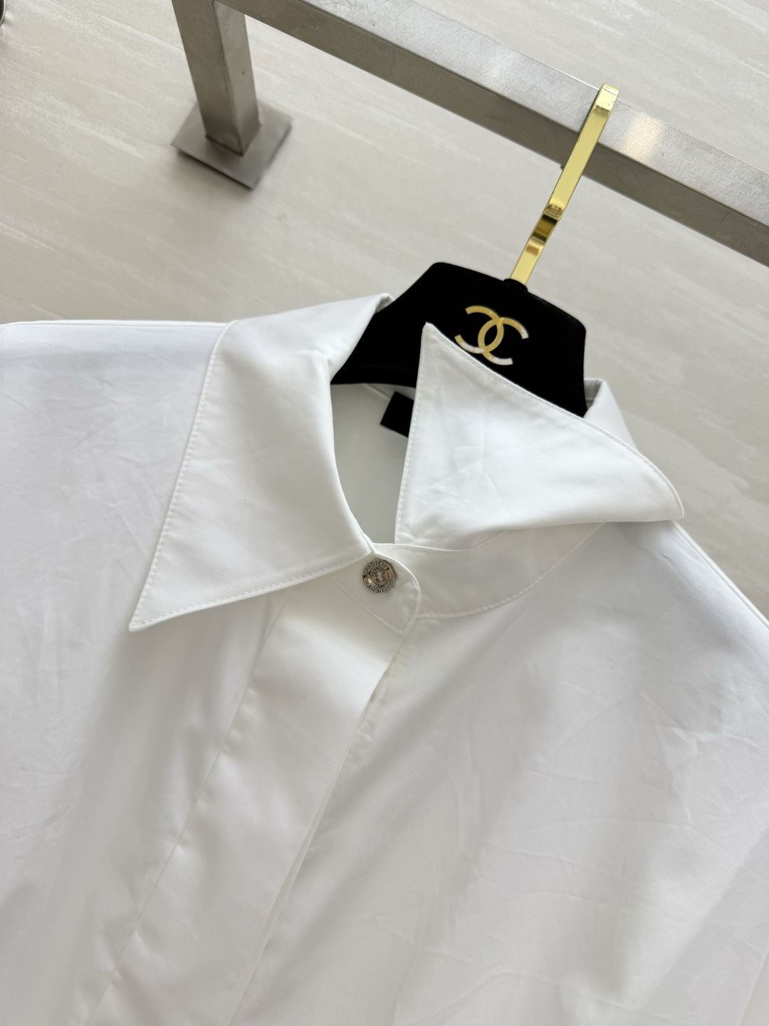 Givench♡²⁶收腰衬衫连衣裙 经典尖领阔袖设计 简约耐看 自带腰带收紧腰线 优化身材比例 挺括透气