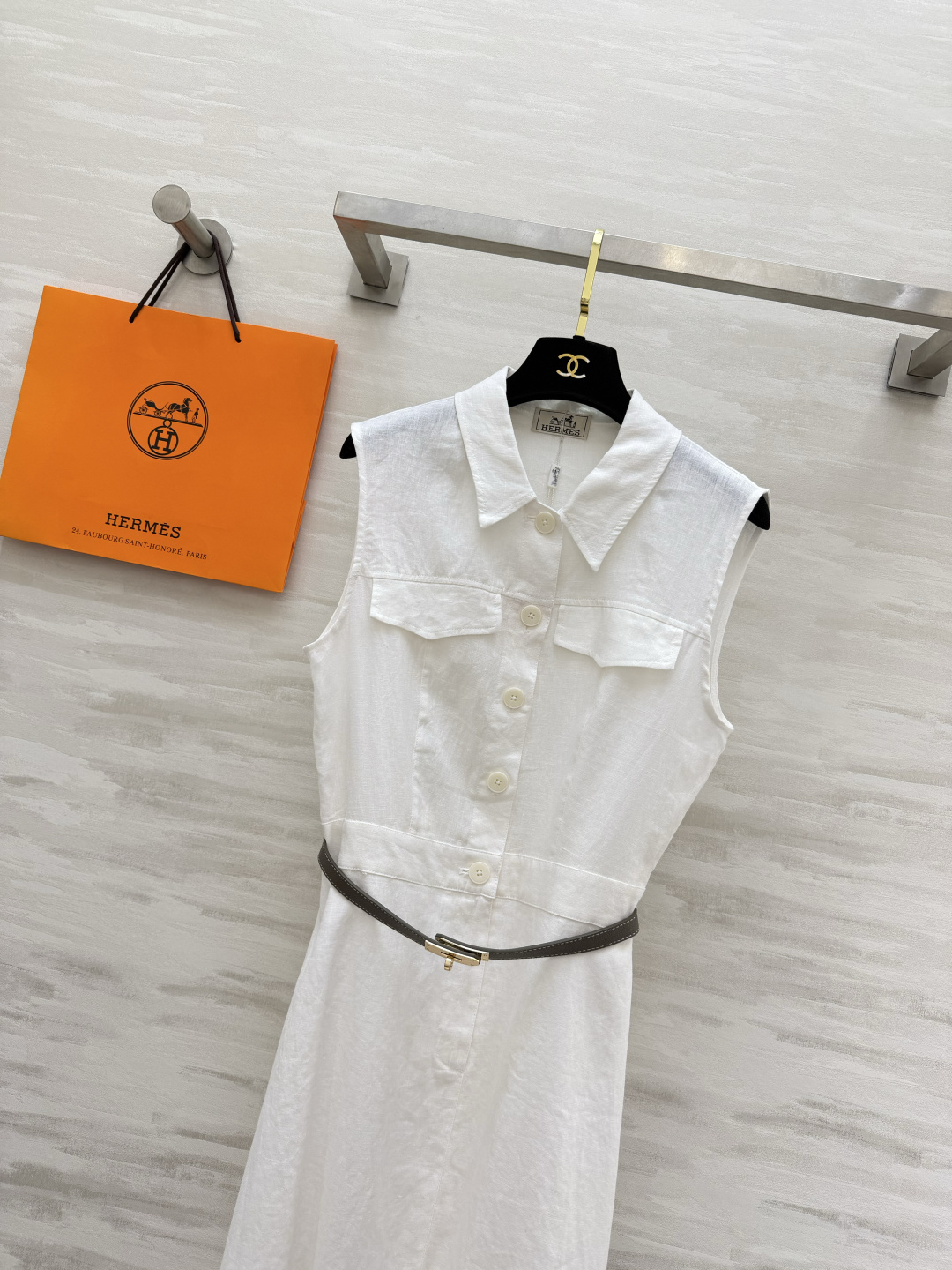 ▫️Hermès²⁶亚麻无袖长裙 天然亚麻透气不闷 夏日本命面料 工装翻领 口袋设计复古耐看 原配金属腰