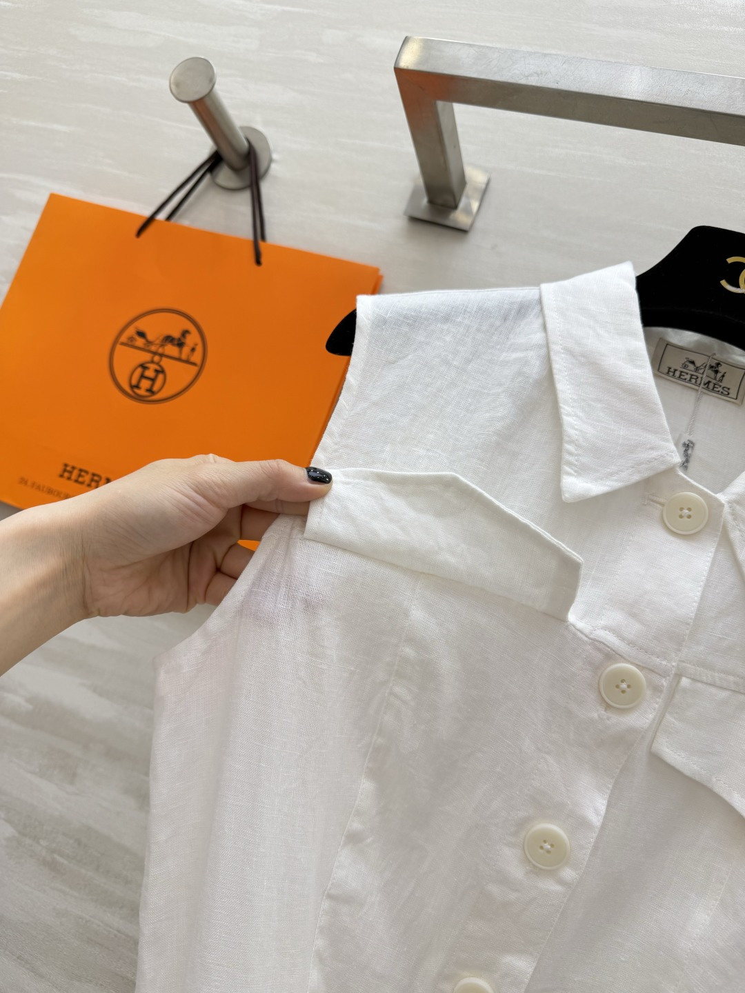 ▫️Hermès²⁶亚麻无袖长裙 天然亚麻透气不闷 夏日本命面料 工装翻领 口袋设计复古耐看 原配金属腰