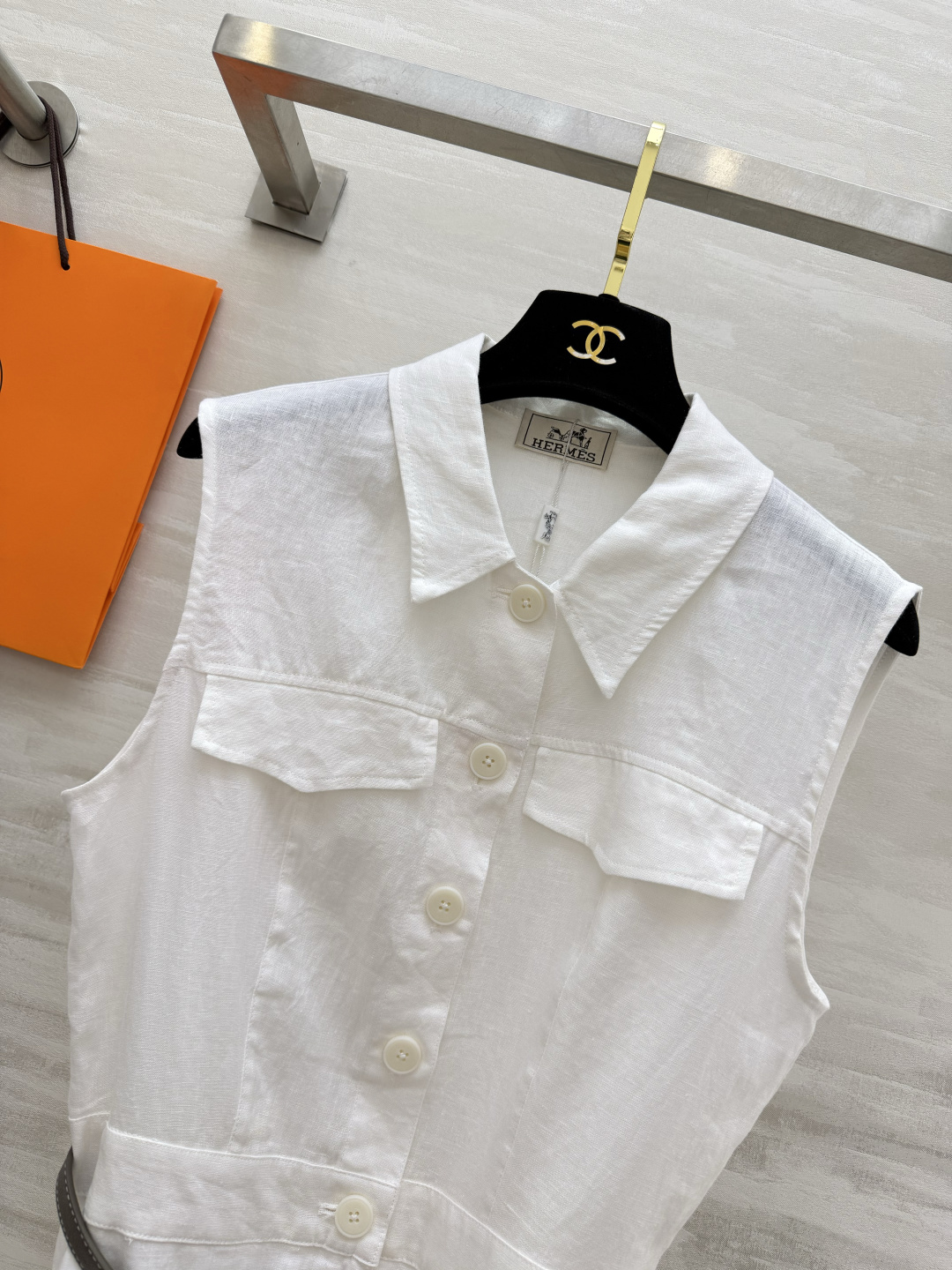 ▫️Hermès²⁶亚麻无袖长裙 天然亚麻透气不闷 夏日本命面料 工装翻领 口袋设计复古耐看 原配金属腰