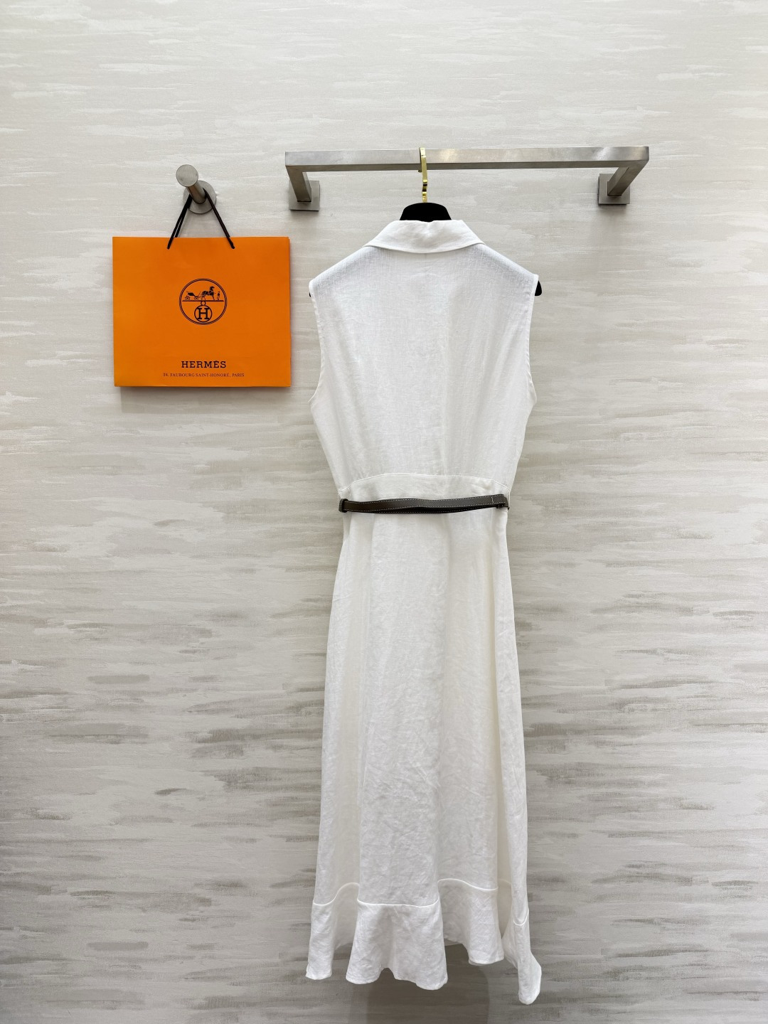 ▫️Hermès²⁶亚麻无袖长裙 天然亚麻透气不闷 夏日本命面料 工装翻领 口袋设计复古耐看 原配金属腰
