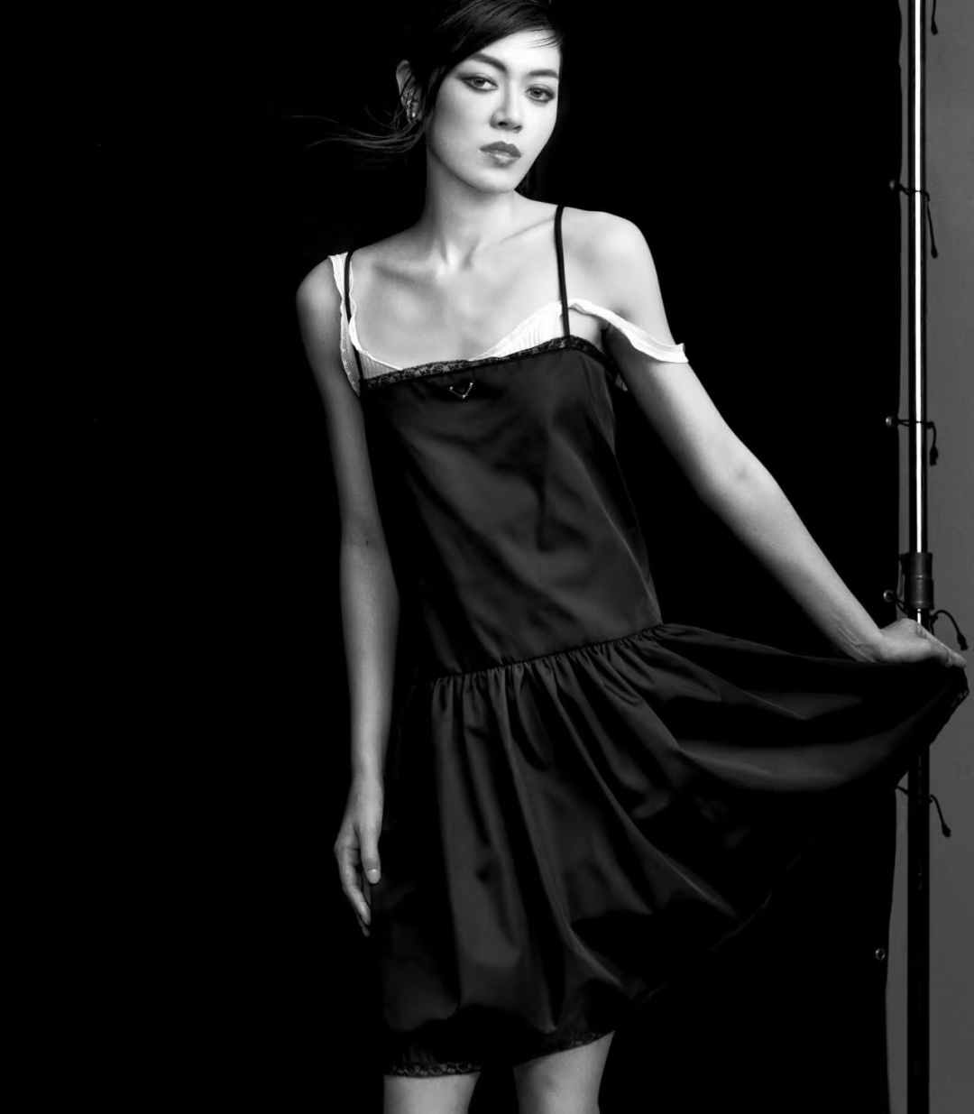 Prad♡²⁶迷你蕾丝边吊带裙 高版本出货 现货来size：S/M/L（）