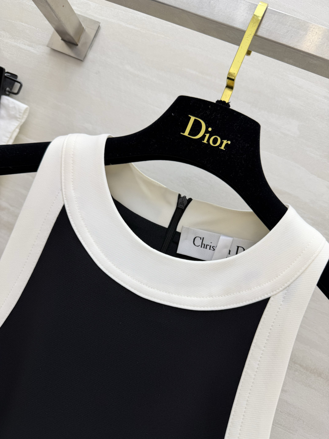 #Dio♡²⁶ss经典黑白撞色连衣裙 永不过时的黑白撞色 自带高级感滤镜 显白又显瘦 A字裙摆藏肉不挑身