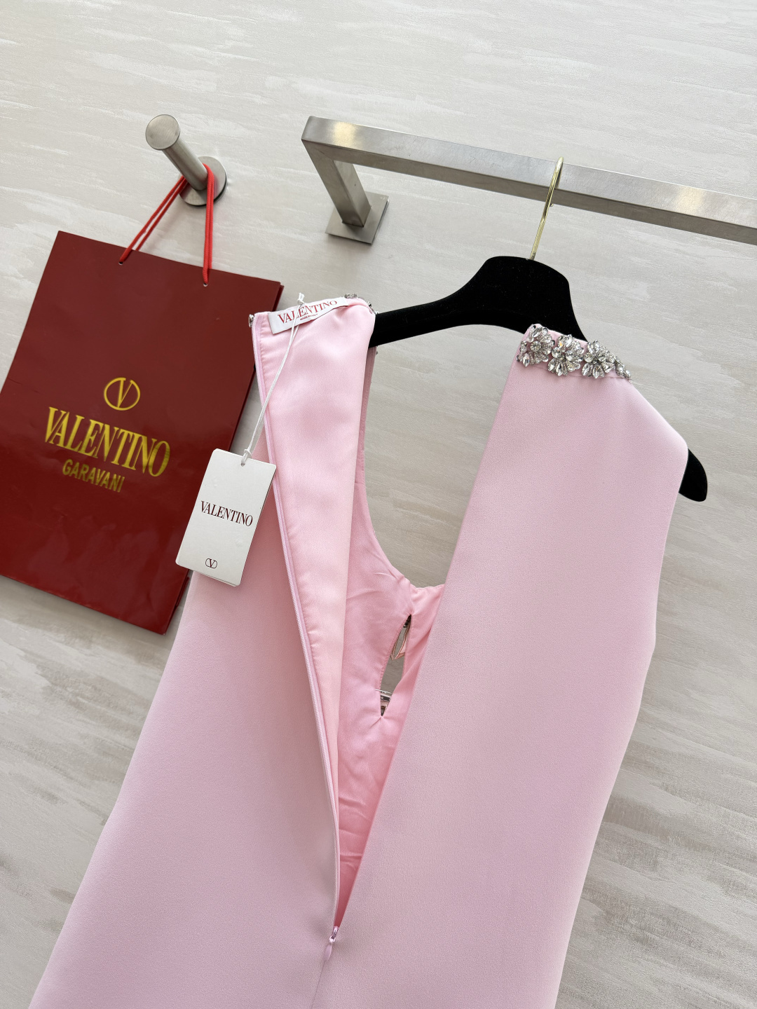 Dio♡²⁶甜系蝴蝶结吊带公主裙 一眼心动的浪漫少女感 纯欲氛围直接拉满 温柔筋骨大蝴蝶结抹胸设计 精致