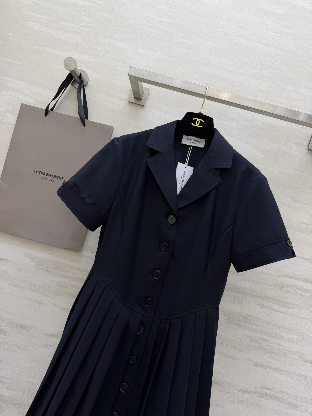 Thom Brown♡²⁶学院风藏青西装百褶裙✨收腰显瘦｜垂感百褶｜通勤百搭 挺括有型不软塌 单排扣设计