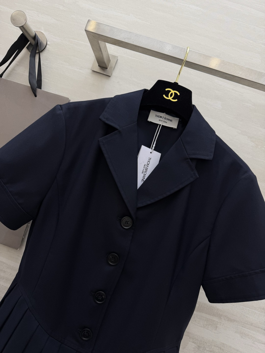 Thom Brown♡²⁶学院风藏青西装百褶裙✨收腰显瘦｜垂感百褶｜通勤百搭 挺括有型不软塌 单排扣设计