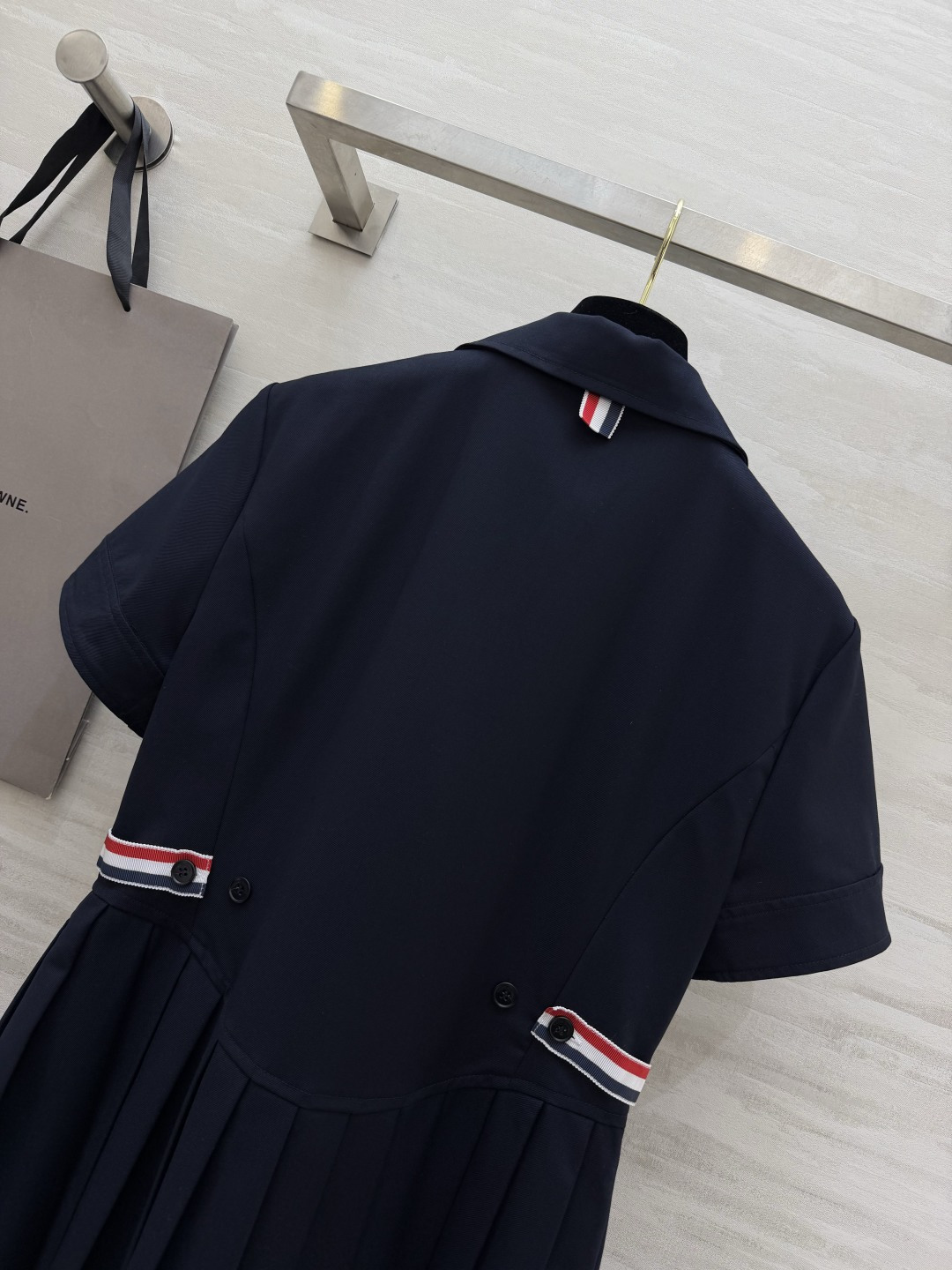 Thom Brown♡²⁶学院风藏青西装百褶裙✨收腰显瘦｜垂感百褶｜通勤百搭 挺括有型不软塌 单排扣设计