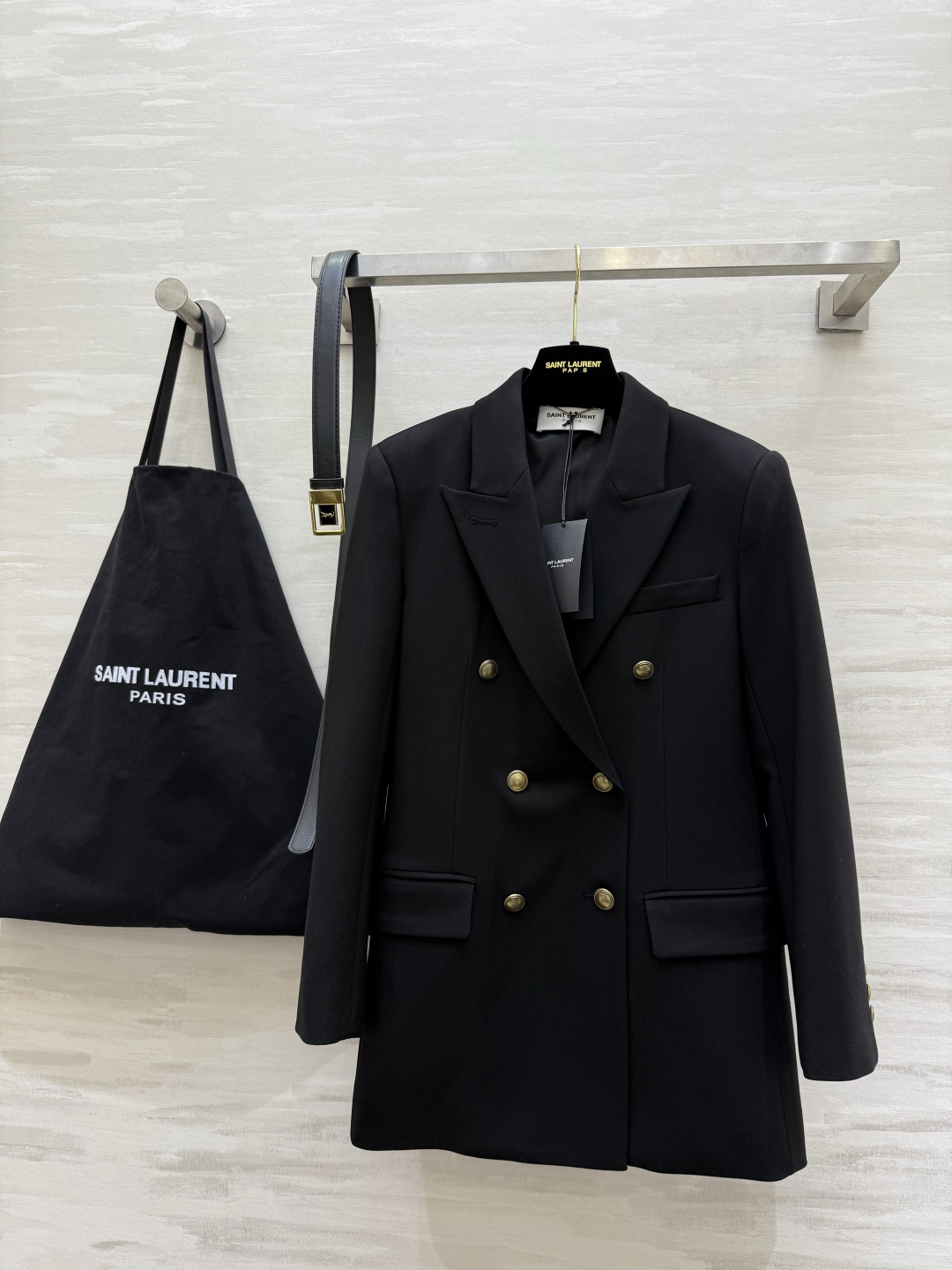 #ysl新款 金扣布雷泽西装 配送腰带 非常显腰身的一款精致西装外套 灵感来源于英国海军 高品质定制 现