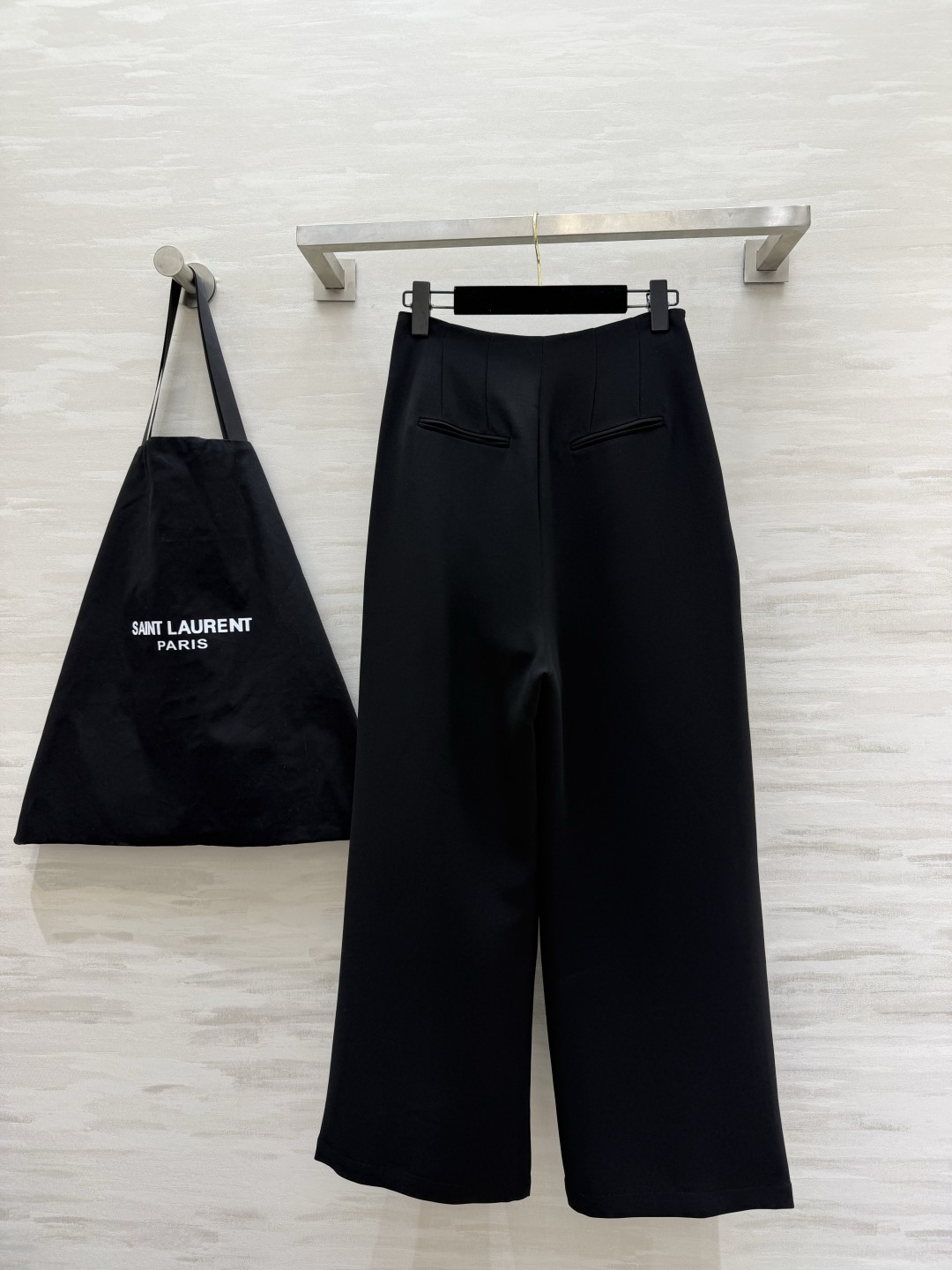 ysl²⁶交叉腰 阔腿裤双色上新✨奶白/经典黑两色闭眼入 独特V型交叉腰头 修饰腰腹超显瘦 前片立体压褶