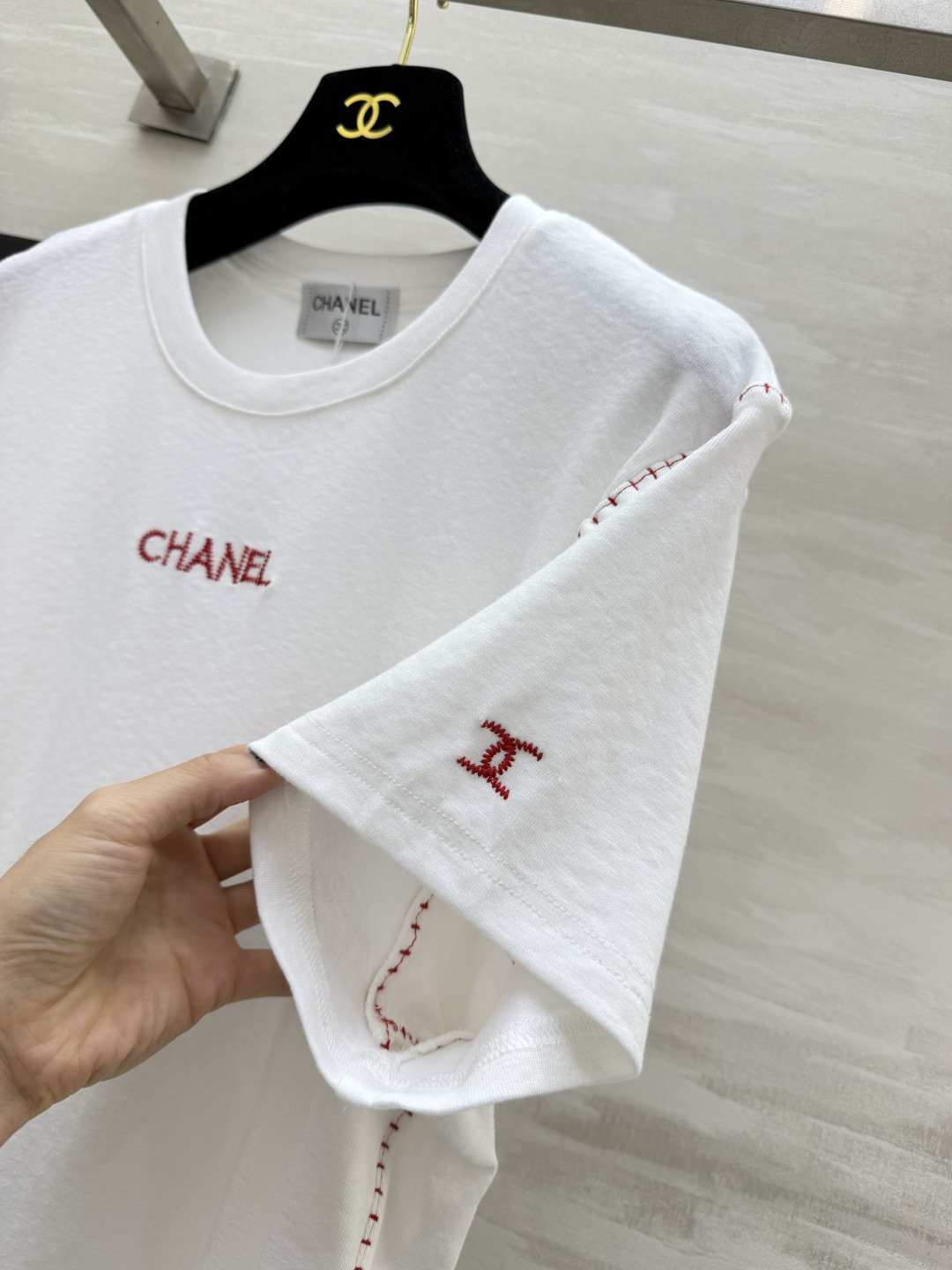 Chane♡²⁶手工明线刺绣短袖T恤 双色上新✨米白/藏青经典两色闭眼入 撞色红色刺绣字母 简约不单调 
