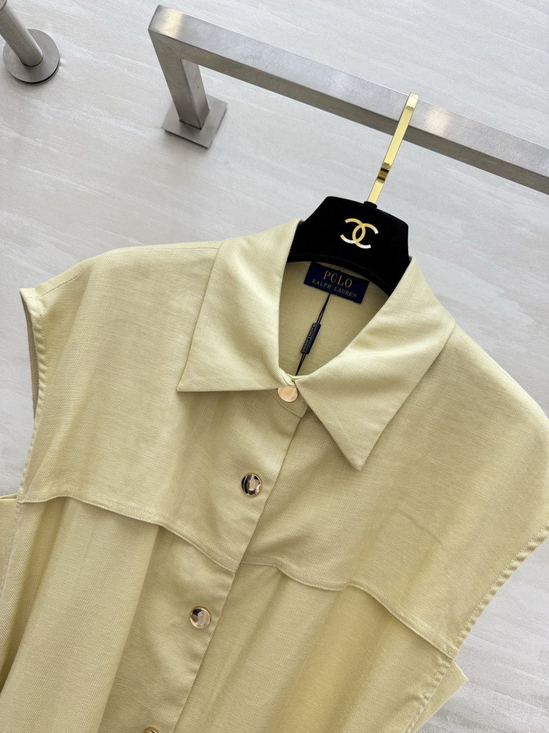 Polo²⁶奶杏无袖收腰衬衣裙 翻领金属扣｜自带黑金腰带 A字宽松版型 藏肉显瘦 透气垂感面料 夏日不闷