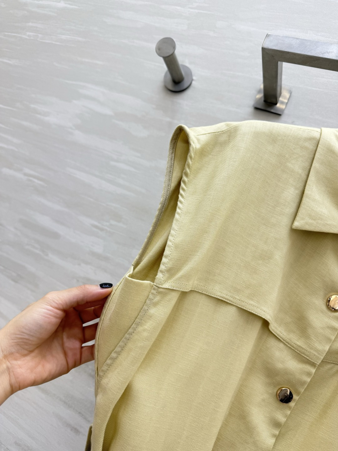 Polo²⁶奶杏无袖收腰衬衣裙 翻领金属扣｜自带黑金腰带 A字宽松版型 藏肉显瘦 透气垂感面料 夏日不闷