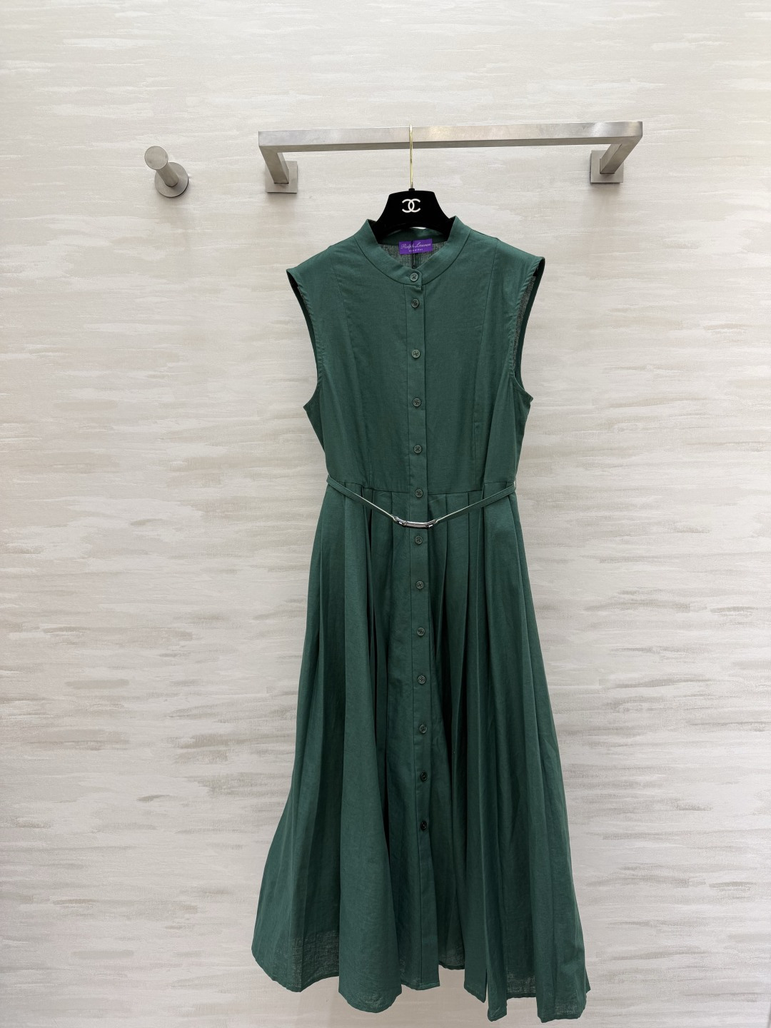 NO:903478,Ralph Lauren high-end line｜Purple label series stand-collar linen sleeveless long skirt, cream yellow｜dark green and two colors, thin belt to control the waist, large pleats, linen texture, breathable and refreshing, a gentle and gentle atmosphere artifact for commuting!  High-quality customization, available in stock first size S/M/L (S size bust 90, skirt length 115), women's clothing, loro piana, skirts,19860909Ralph Lauren高端线｜紫标系列立领亚麻无袖长裙 奶黄｜墨绿两色 细腰带收腰 百褶大摆 亚麻质地透气清爽 通勤温柔氛围感神器！高品质定制 现货首发sizeS/M/L（s码胸围90,裙长115）,女装,loro piana,skirts,,Women's clothing