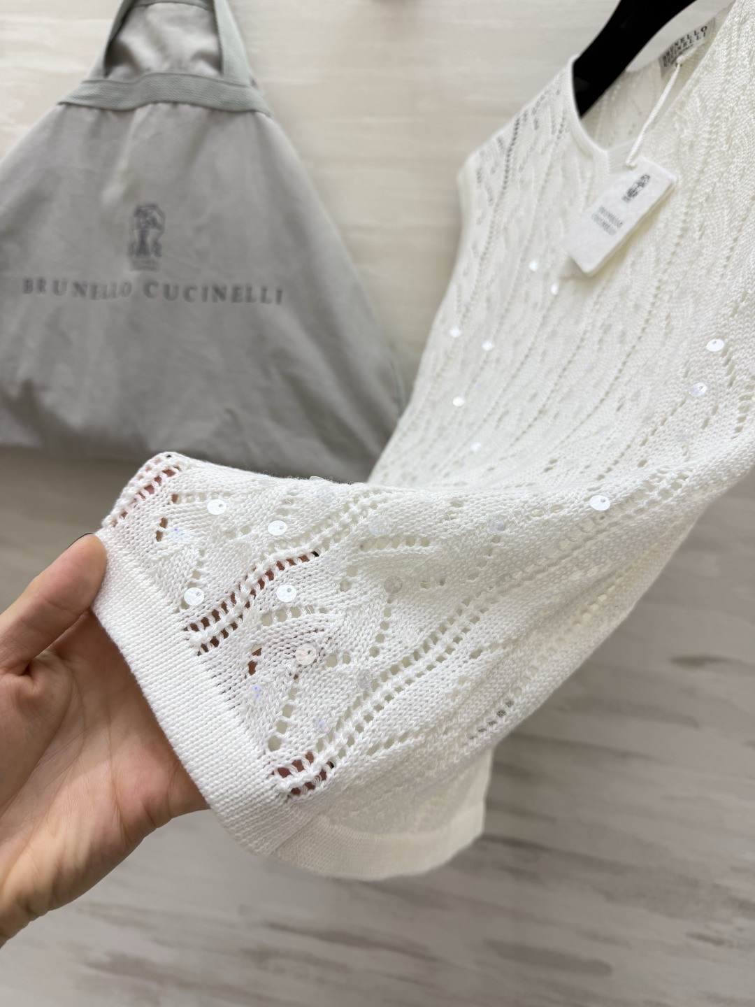 BrunelloCucinell♡²⁶老钱低调穿搭 氛围感万能针织背心 重工镂空编织 满幅细闪亮片 阳光
