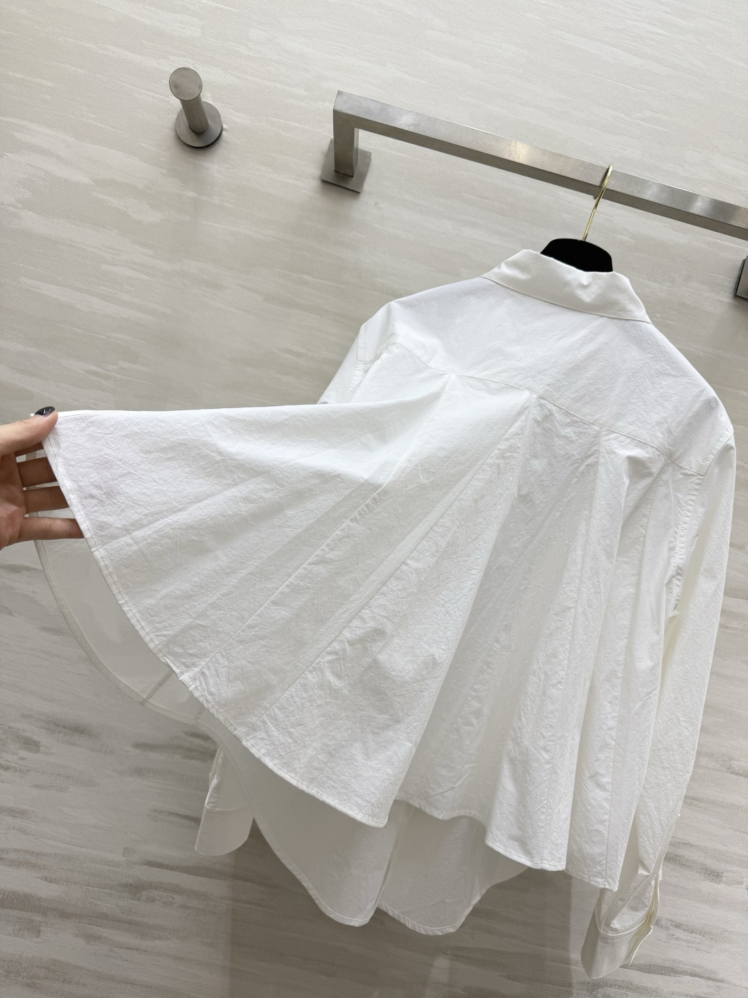 Loew♡²⁶刺绣棉衬衫 水洗软棉｜两色百搭｜立体浮雕刺绣 宽松廓形 遮肉显瘦 单穿/叠穿/防晒！一件搞
