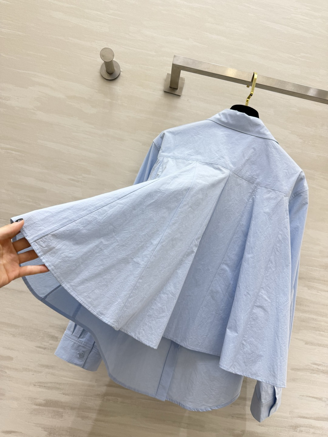 Loew♡²⁶刺绣棉衬衫 水洗软棉｜两色百搭｜立体浮雕刺绣 宽松廓形 遮肉显瘦 单穿/叠穿/防晒！一件搞