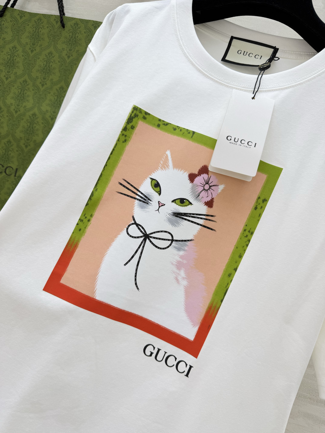 🐱 GUCC♡²⁶猫咪系列T恤 | 三色齐发谁能拒绝优雅又可爱的猫咪印花啊！自带法式复古氛围，白/粉/黑