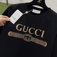 GUCC♡²⁶经典LOGO印花T恤▫️白/粉/黑三色可选▫️复古绿织带+双G标识,辨识度拉满▫️宽松落肩 GUCC♡²⁶经典LOGO印花T恤▫️白/粉/黑三色可选▫️复古绿织带+双G标识,辨识度拉满▫️宽松落肩
