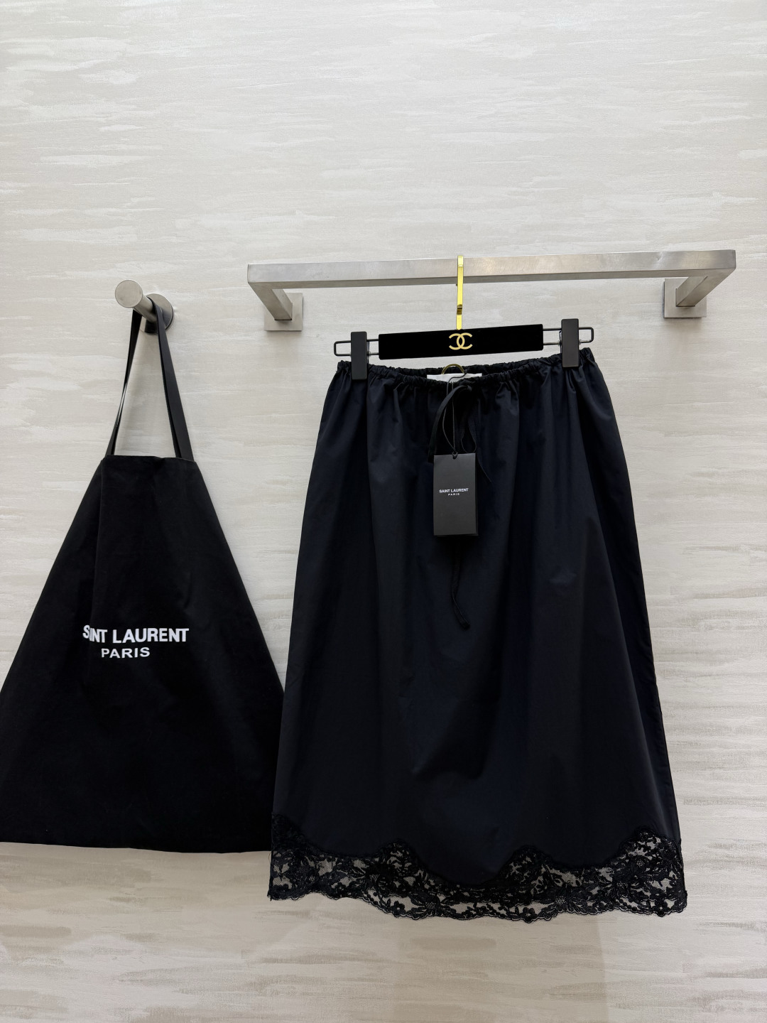 ysl²⁶夏季本命蕾丝半裙 上新✨三色温柔暴击｜奶杏/柠檬黄/经典黑 松紧抽绳腰头 不挑身材包容所有身形