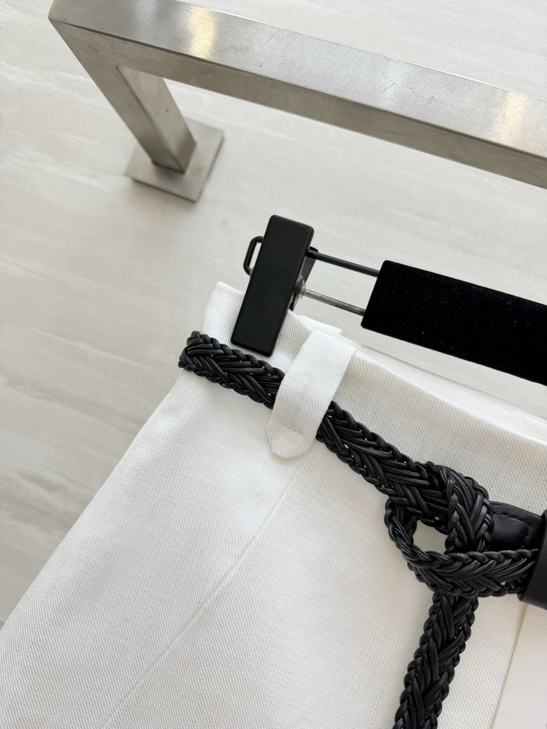 Bottega Veneta²⁶亚麻A字短裙|白/藏青双色 天然透气亚麻面料 自带细腻肌理 夏日上身清爽 Bottega Veneta²⁶亚麻A字短裙|白/藏青双色 天然透气亚麻面料 自带细腻肌理 夏日上身清爽