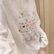 ▫Chane♡²⁶手绘甜品烫钻长袖白T▫软糯纯棉宽松落肩,夏日防晒长袖▫全身细碎银钻点缀,低调细闪质感▫ ▫Chane♡²⁶手绘甜品烫钻长袖白T▫软糯纯棉宽松落肩,夏日防晒长袖▫全身细碎银钻点缀,低调细闪质感▫