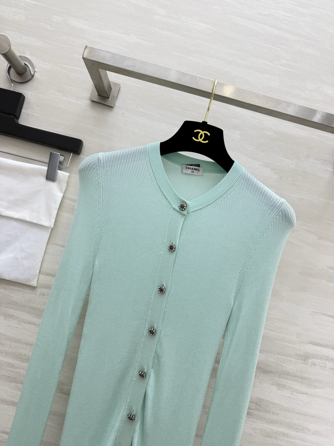 Chane♡²⁶A 纯色单排扣针织开衫 原版开发 高品质定制 现货首发size：36/38/40（）
