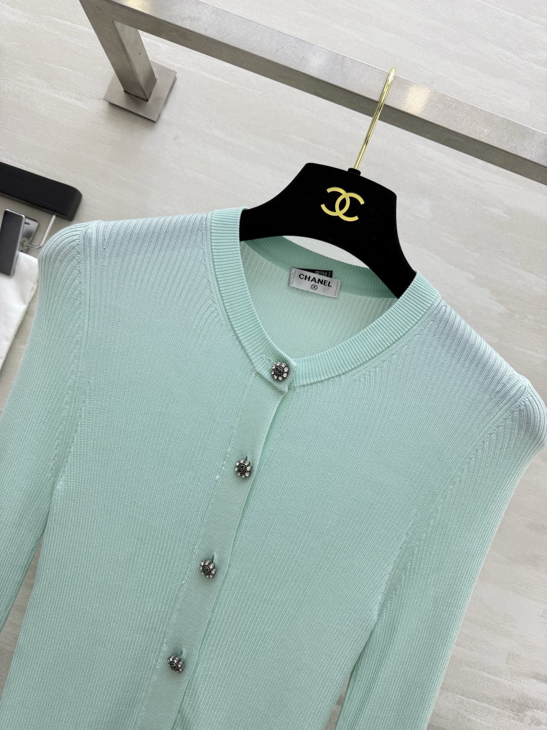 Chane♡²⁶A 纯色单排扣针织开衫 原版开发 高品质定制 现货首发size：36/38/40（）