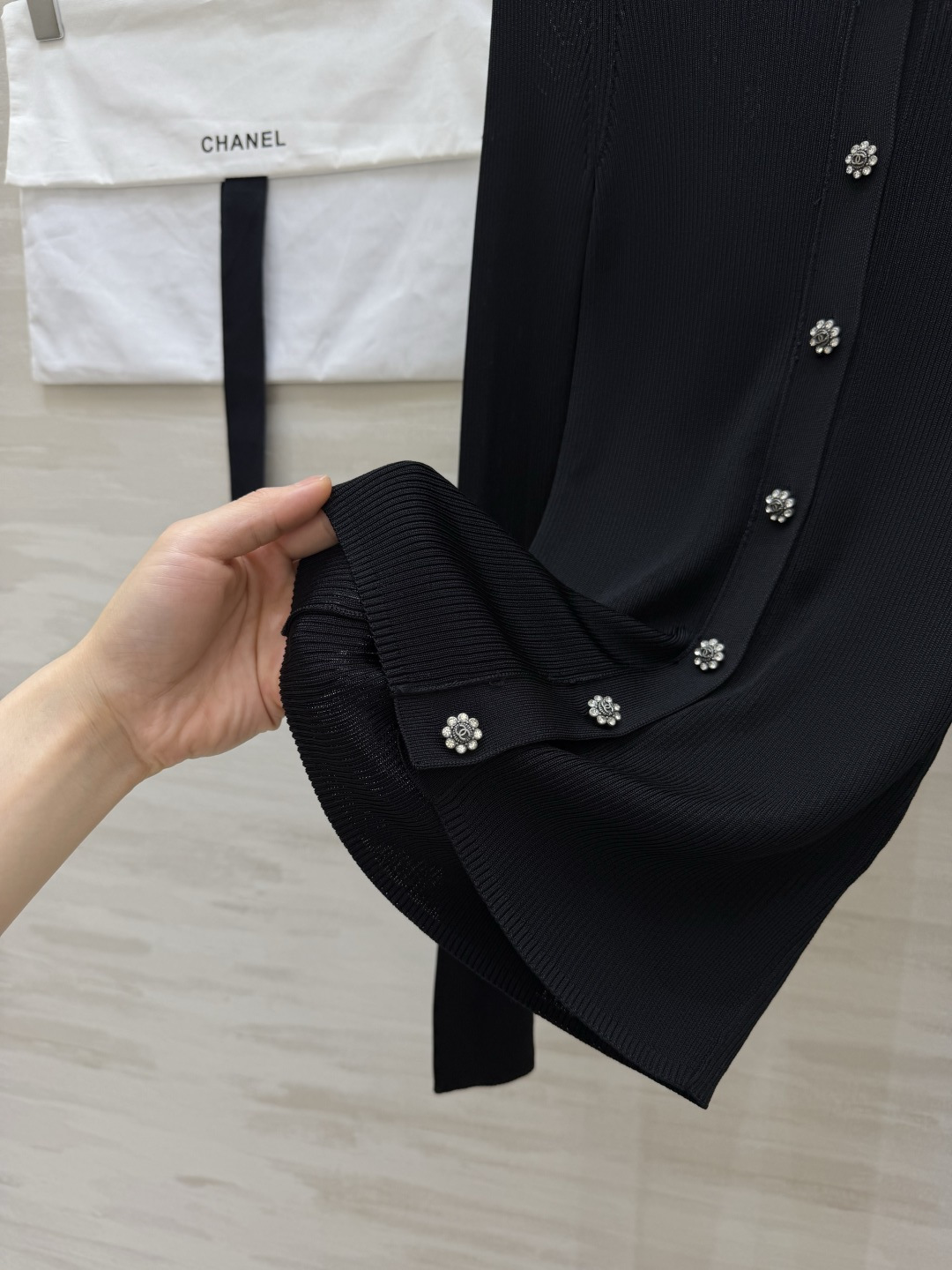 Chane♡²⁶A 纯色单排扣针织开衫 原版开发 高品质定制 现货首发size：36/38/40（）