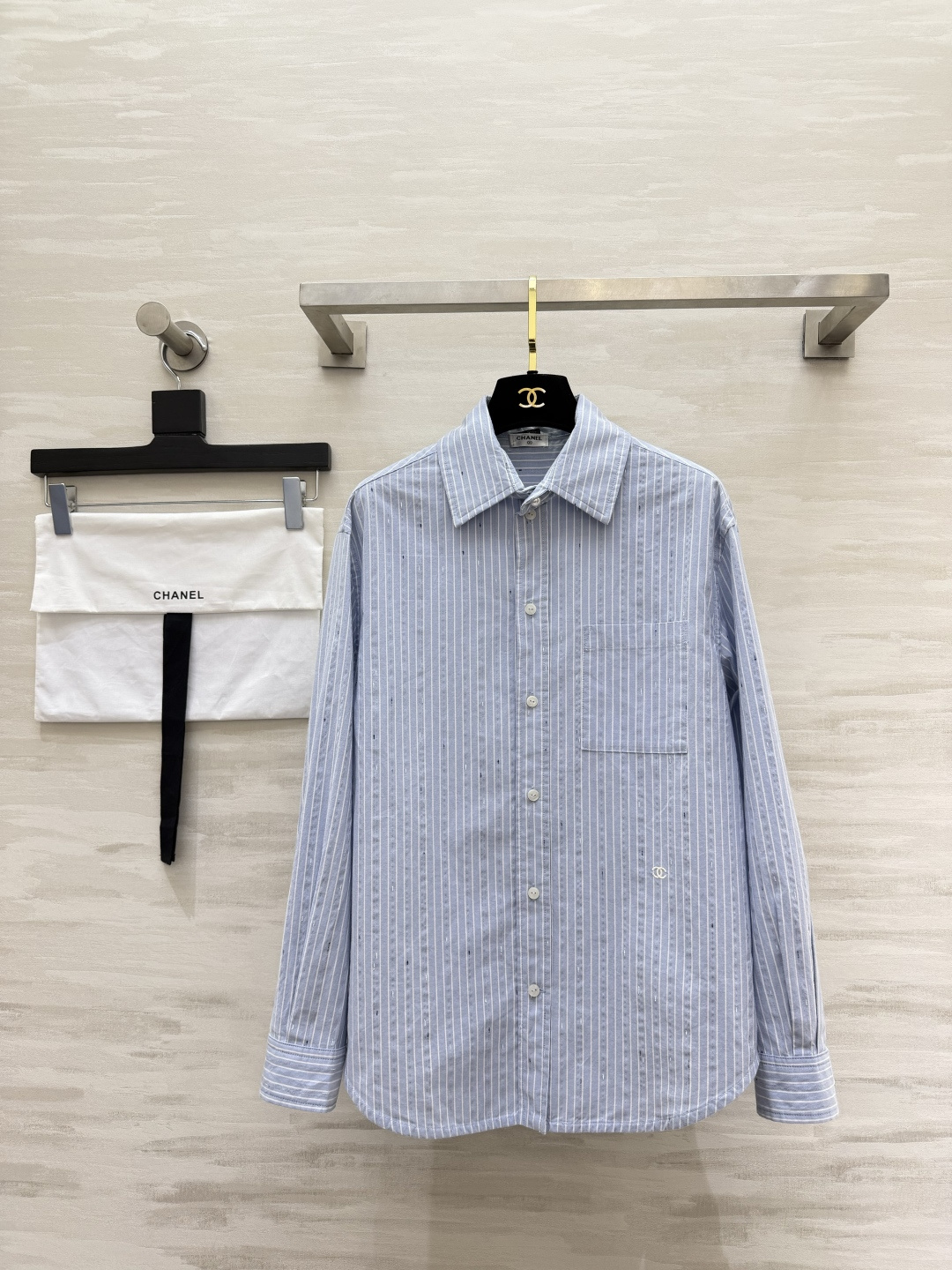 NO:929878,ChaneA blue striped shirt original development, high quality customization, ready for sale, size 36/38/40 (),,chanel,shirts,19860909ChaneA 蓝色条纹衬衫原版开发 高品质定制 现货首发size36/38/40（）,,chanel,shirts,,Women's clothing