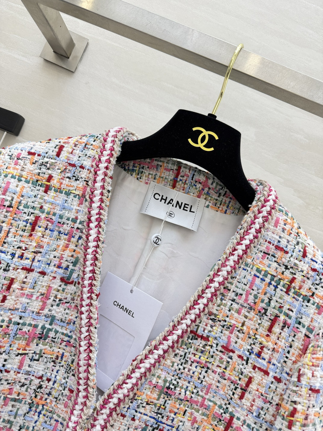 Chane♡²⁶P V领斜纹软呢外套 定制真丝提花内里 高品质定制 现货首发size：36/38/40（