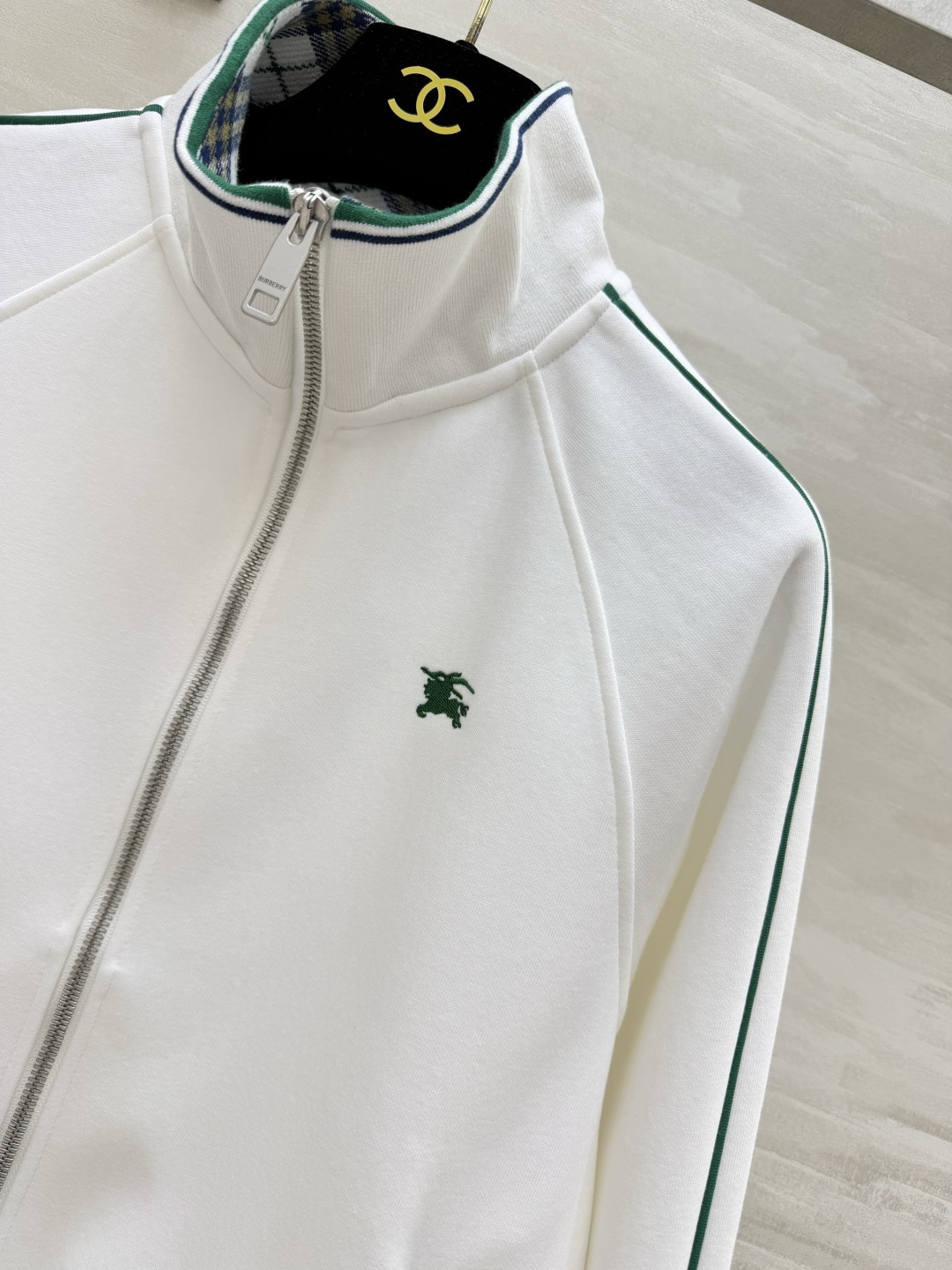 Burberr♡²⁶立领长袖网球外套 吴磊同款 高品质定制 现货首发size：S/M/L（）