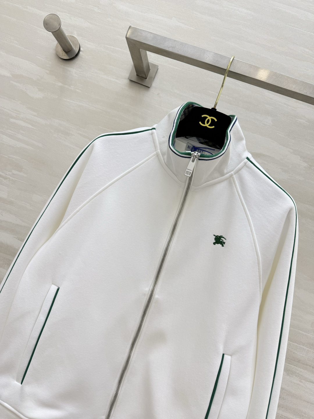 Burberr♡²⁶立领长袖网球外套 吴磊同款 高品质定制 现货首发size：S/M/L（）
