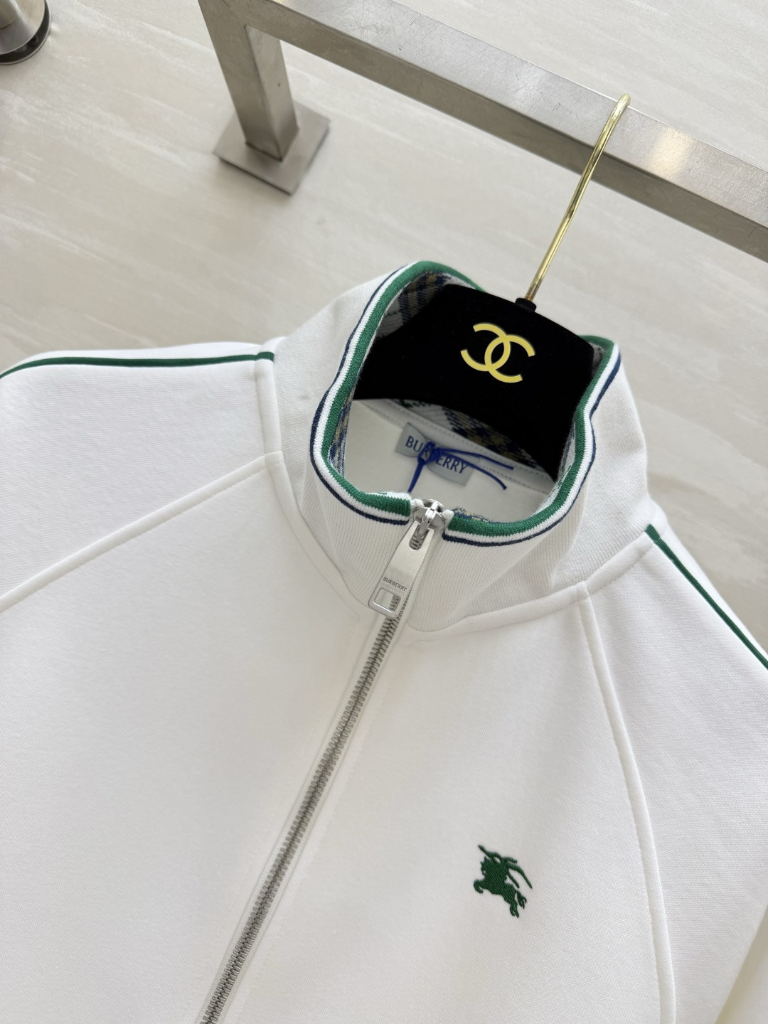 Burberr♡²⁶立领长袖网球外套 吴磊同款 高品质定制 现货首发size：S/M/L（）