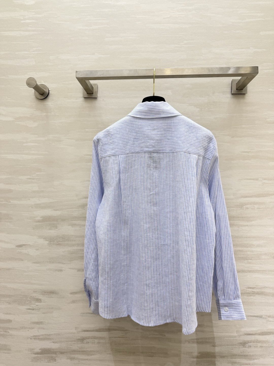 ▫Ralph Lauren浅蓝条纹亚麻长袖衬衫▫透气亚麻棉混纺,夏日凉感面料▫经典细蓝条纹+胸口小马刺绣 ▫Ralph Lauren浅蓝条纹亚麻长袖衬衫▫透气亚麻棉混纺,夏日凉感面料▫经典细蓝条纹+胸口小马刺绣