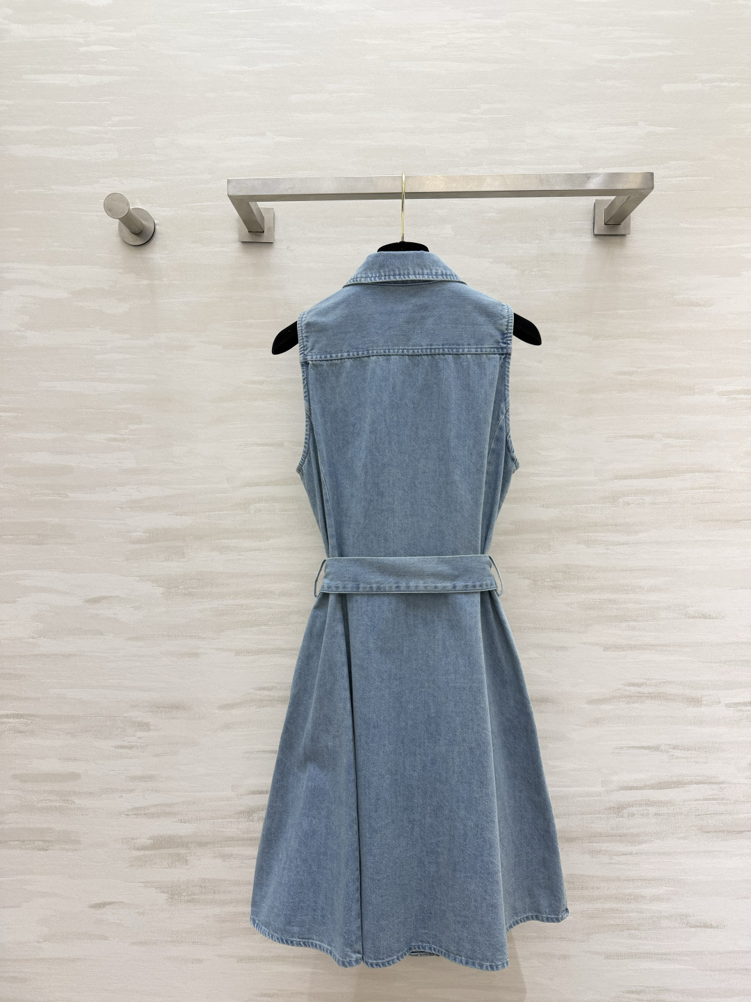 ▫Ralph Lauren²⁶水洗无袖牛仔衬衫裙▫轻薄软丹宁,夏日透气不闷热▫胸口小马刺绣,简约低调标识 ▫Ralph Lauren²⁶水洗无袖牛仔衬衫裙▫轻薄软丹宁,夏日透气不闷热▫胸口小马刺绣,简约低调标识