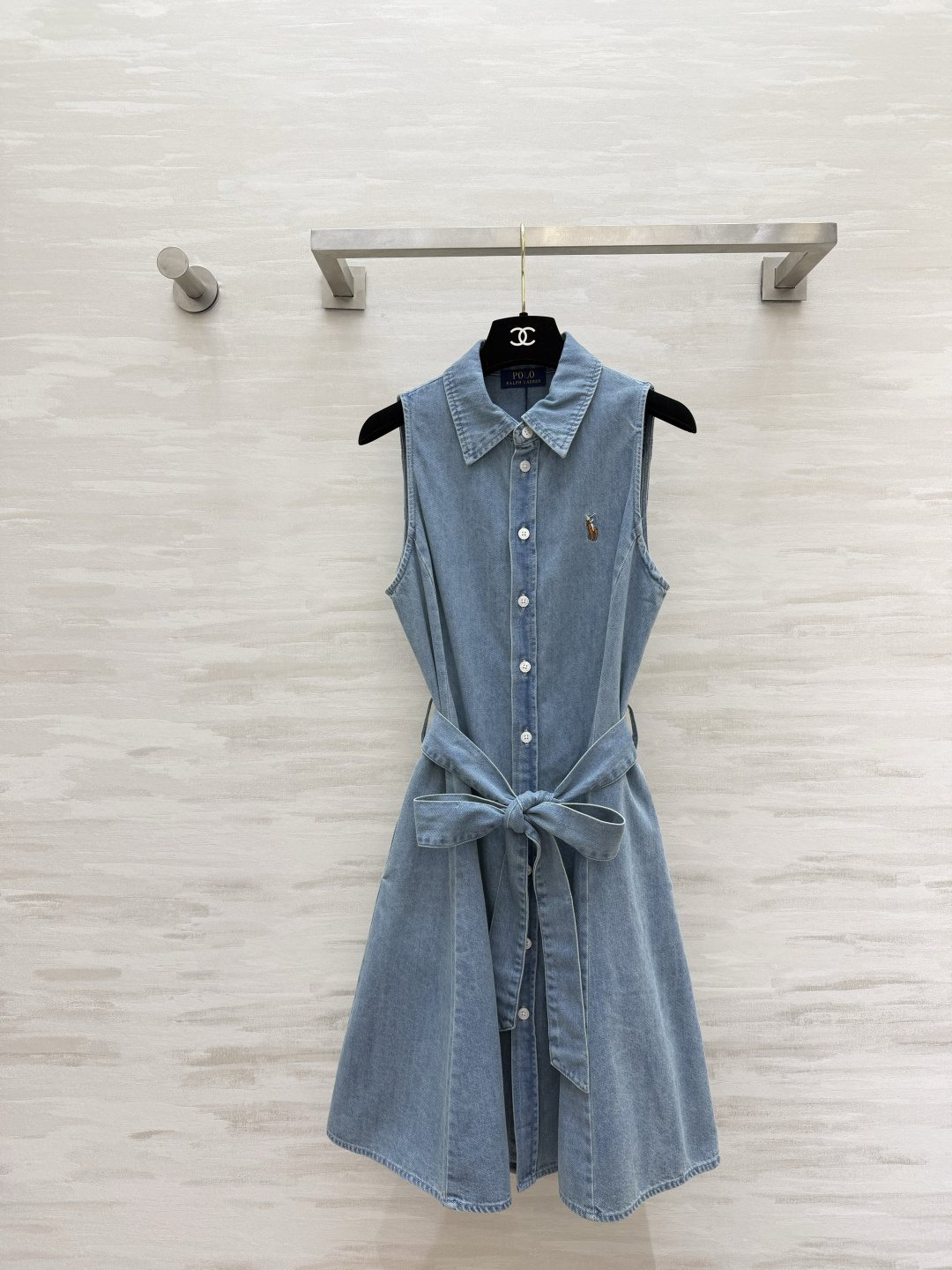 ▫Ralph Lauren²⁶水洗无袖牛仔衬衫裙▫轻薄软丹宁，夏日透气不闷热▫胸口小马刺绣，简约低调标识