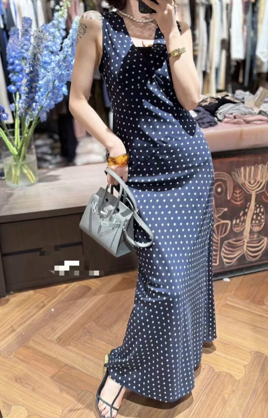 NO:931619,,,19860909,,,Women's clothing