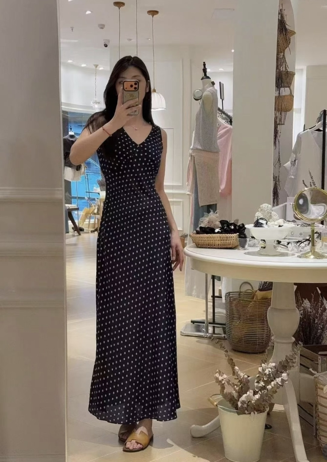 NO:931531,,,19860909,,,Women's clothing