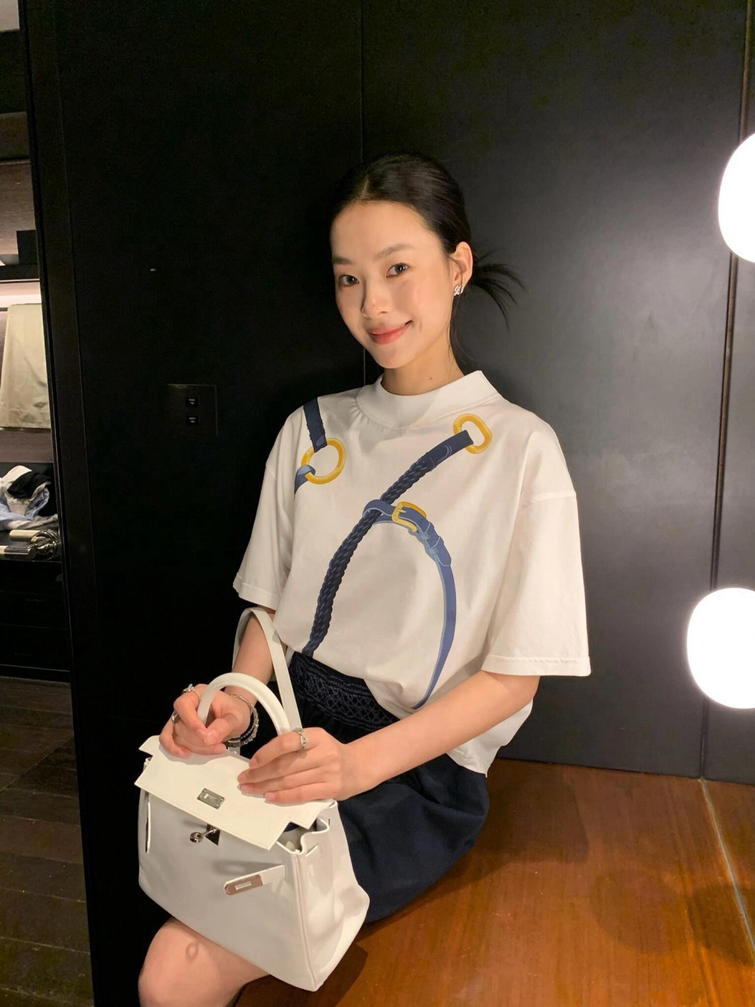 ：𝐇𝐞𝐫𝐦𝐞𝐬 绳扣印花白T 标志性马术绳带印花 图案精致立体 纯白底色干净清爽 不挑穿搭风格 宽松版型 上身松弛显瘦 