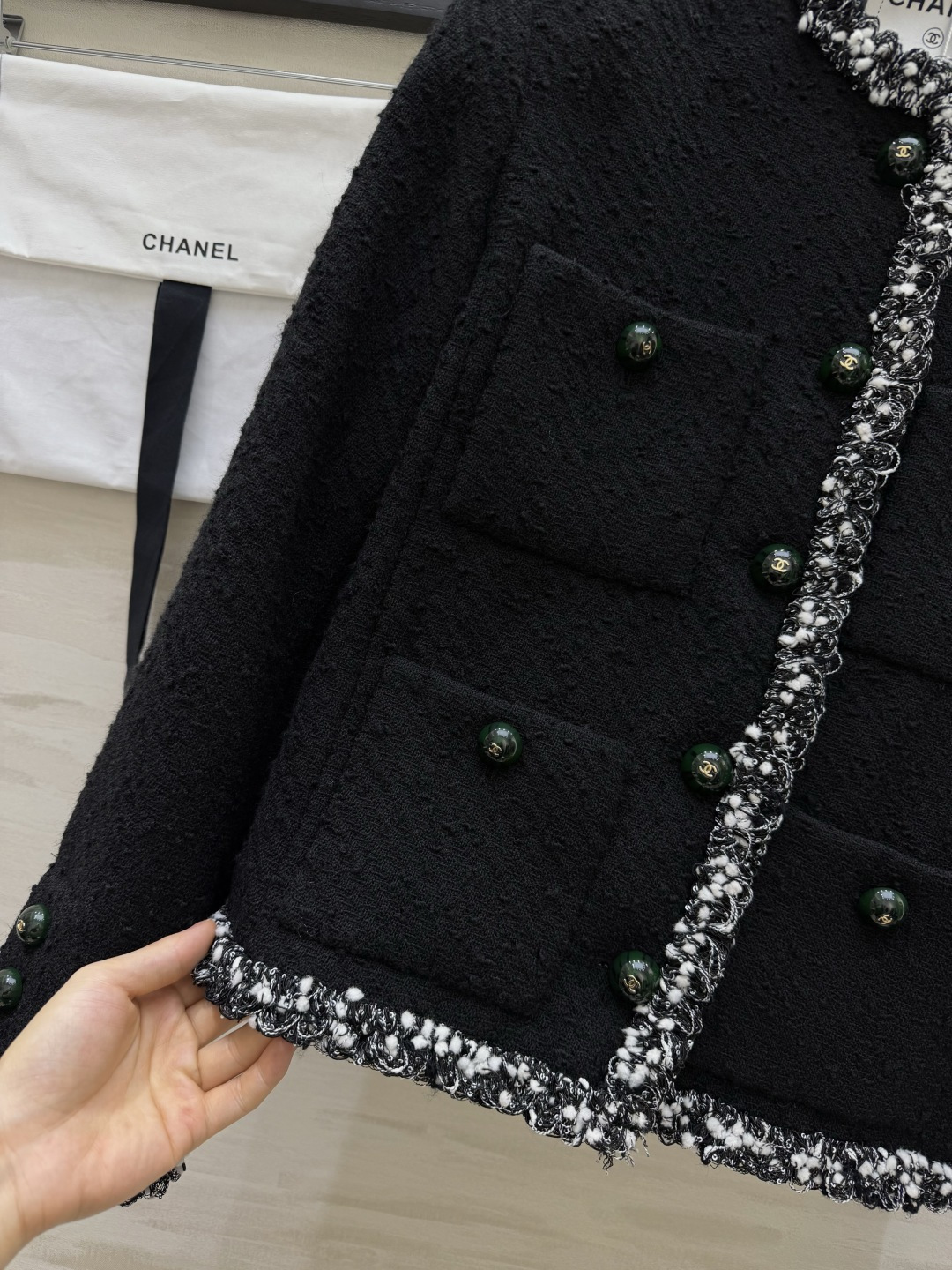 Chane♡²⁶A高级手工坊 翡翠扣粗花呢外套 100%桑蚕丝内衬 原版购入开发 高品质定制 现货首发size：36/3