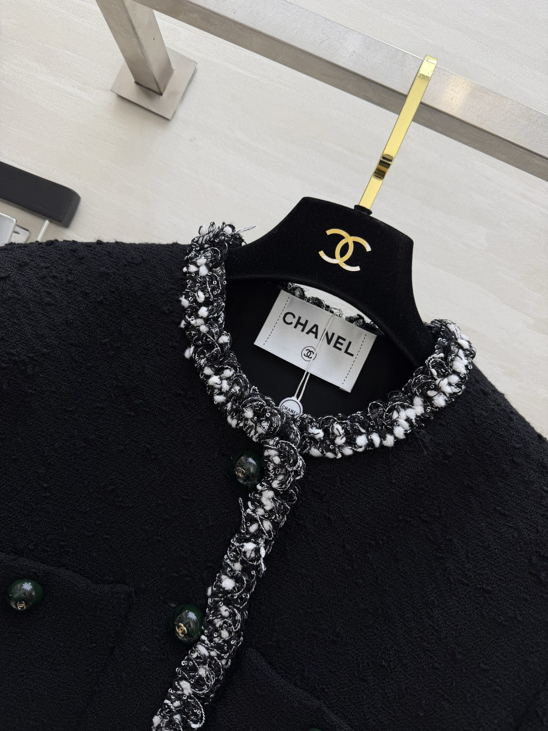 Chane♡²⁶A高级手工坊 翡翠扣粗花呢外套 100%桑蚕丝内衬 原版购入开发 高品质定制 现货首发size：36/3