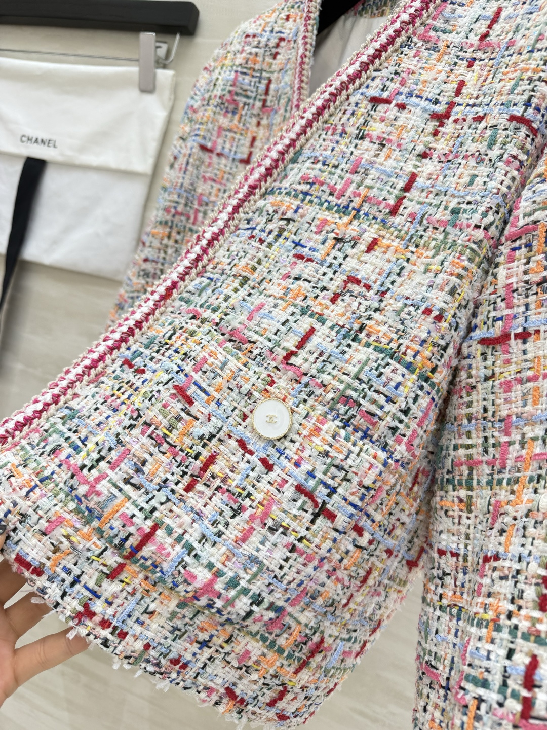 Chane♡²⁶P V领斜纹软呢外套 定制提花内里 高品质定制 现货首发size：S/M/L（s码肩宽：38，胸围：98