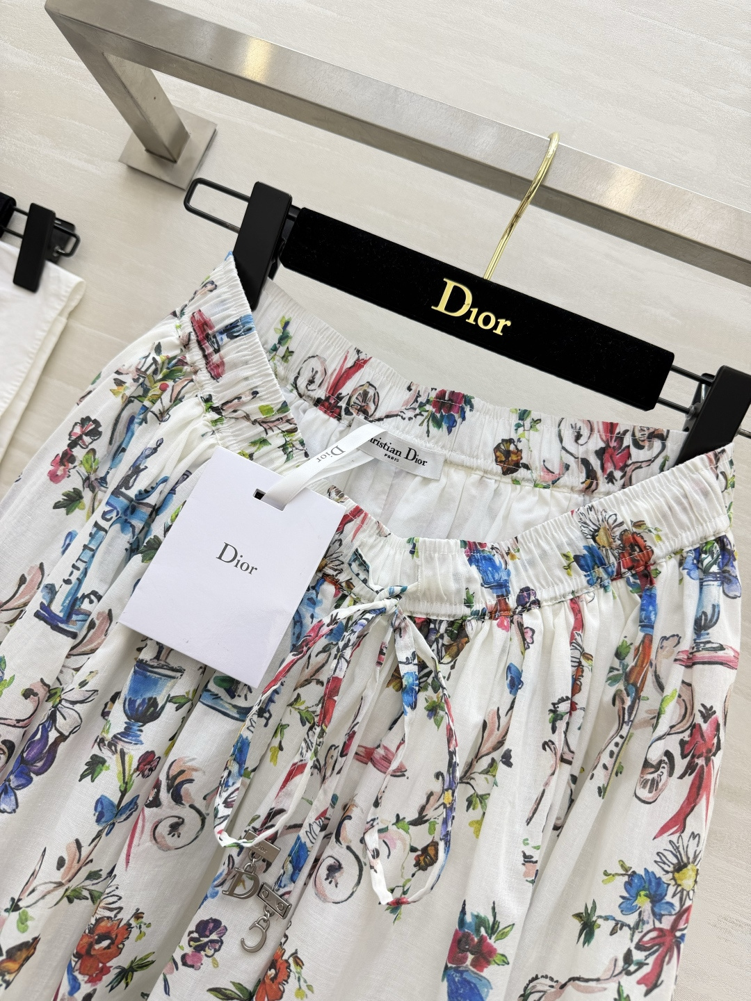 DIO♡²⁶花卉半身长裙 上新 同系列印花搭配衬衫成套绝美 松紧腰+大摆百褶 显瘦遮肉一绝 轻盈棉料 氛围感神器 单穿/