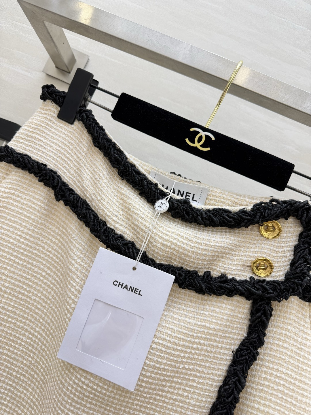 法式优雅天花板|Chane♡²⁶粗花半裙 柔和奶白底色碰撞复古黑织带 复古又温柔 围裹A字剪裁 悄悄修饰下半身线条 成套 法式优雅天花板|Chane♡²⁶粗花半裙 柔和奶白底色碰撞复古黑织带 复古又温柔 围裹A字剪裁 悄悄修饰下半身线条 成套