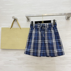 Burberr♡²⁶复古格纹短裤|夏日刚需单品 松紧腰宽松版型 舒服又显瘦 经典格纹永不过时 百搭所有上衣 出门随便一套 Burberr♡²⁶复古格纹短裤|夏日刚需单品 松紧腰宽松版型 舒服又显瘦 经典格纹永不过时 百搭所有上衣 出门随便一套