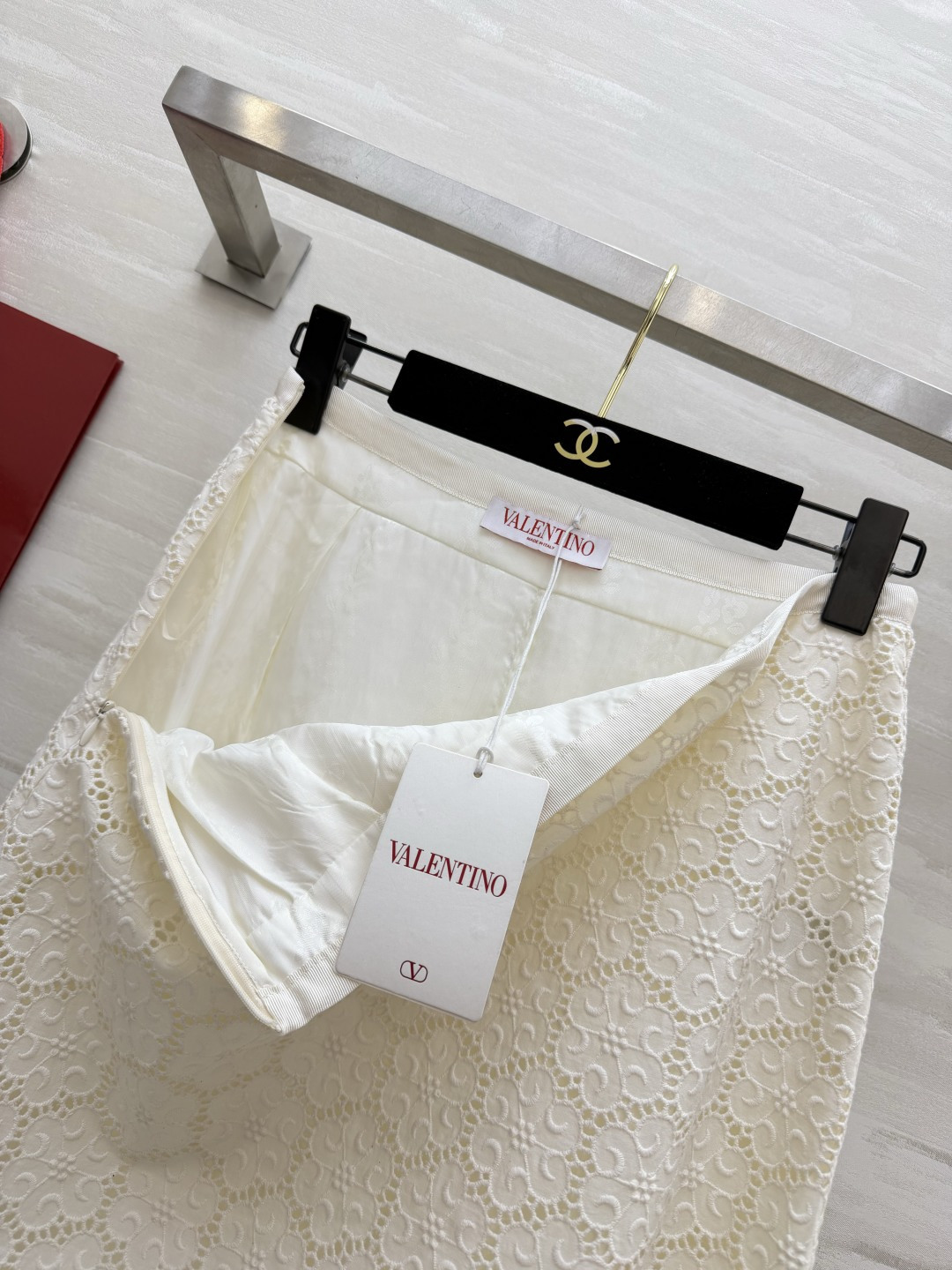 Valentin♡²⁶蕾丝A字半裙✨同系列配套蕾丝 成套穿搭绝美 重工镂空面料 内置衬裙不透 波浪花边下摆 温柔显瘦 高