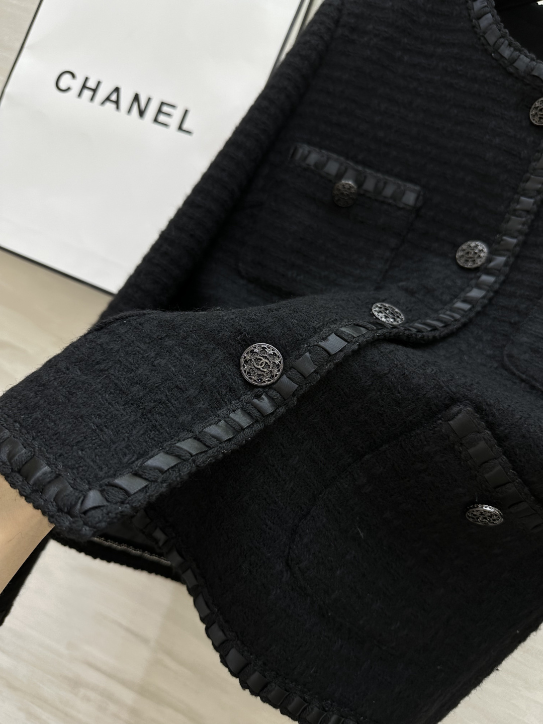 #Chane♡中古系羊毛软花呢外套 原版定制编织100%羊毛软花呢面料 经典口袋气质名媛 复古高级!开模定制双C字母lo #Chane♡中古系羊毛软花呢外套 原版定制编织100%羊毛软花呢面料 经典口袋气质名媛 复古高级!开模定制双C字母lo