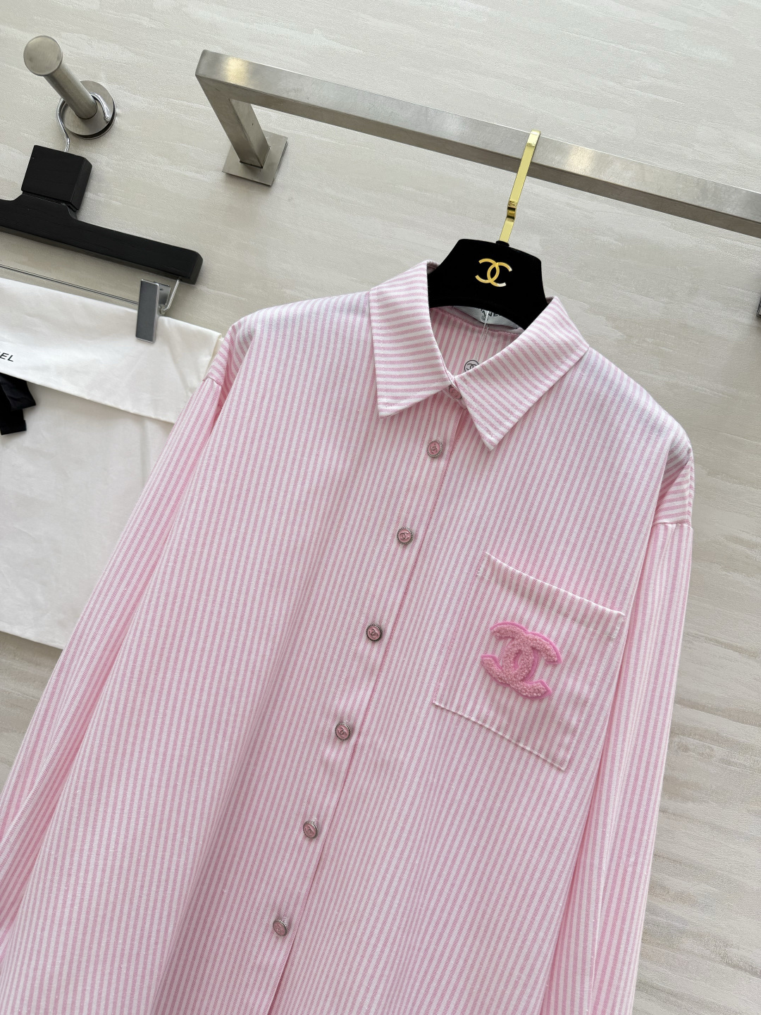 #Chane♡粉色条纹中古风衬衣 超级显肤白的颜色 高品质定制 现货首发size：36/38/40（38码肩宽：48，胸