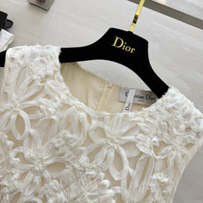 DIO♡²⁶重工立体花朵蕾丝无袖长裙✨上半身全幅手工立体花卉蕾丝 肌理精致立体 垂感奶杏网纱大摆轻盈飘逸 走路自带柔光滤 DIO♡²⁶重工立体花朵蕾丝无袖长裙✨上半身全幅手工立体花卉蕾丝 肌理精致立体 垂感奶杏网纱大摆轻盈飘逸 走路自带柔光滤